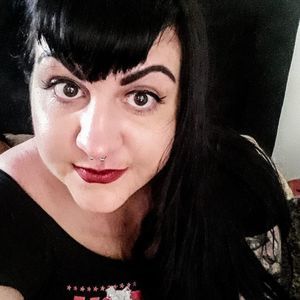 Meet your Posher, Caitlin